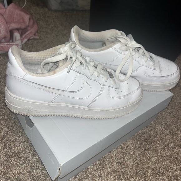 Nike Air Force 1 - Picture 1 of 5